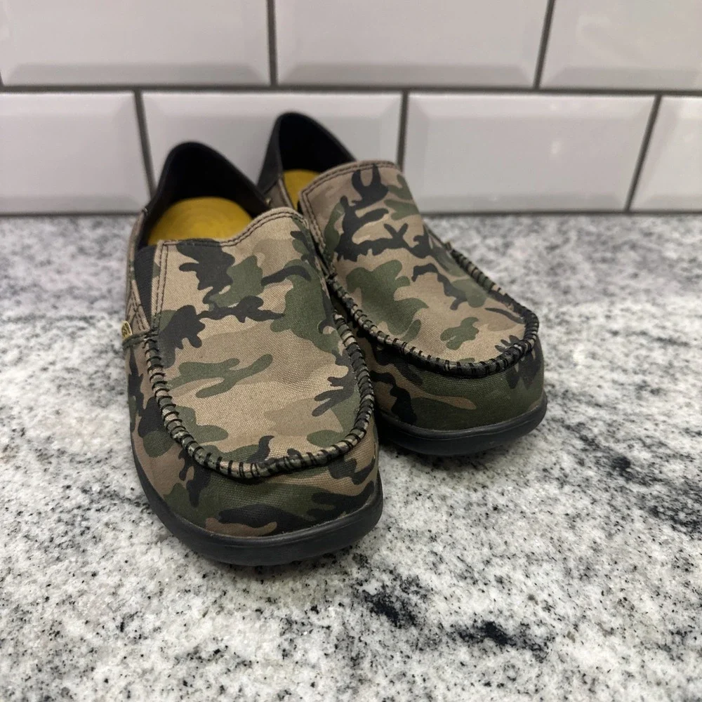 CROCS Canvas Camo Loafers Kids Youth 4‎ Lightweight Water Shoes